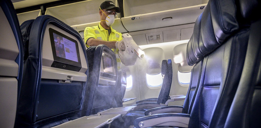 El refuerzo de limpieza a bordo de los aviones ayuda a reducir el riesgo de infección